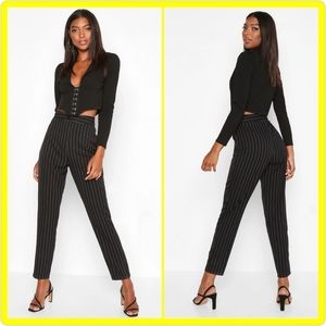 NWT Boohoo Tall Pinstripe Tapered Pants Size 12